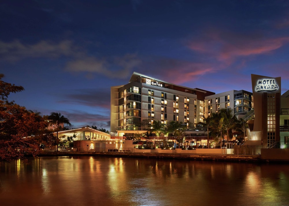 The Gates Hotel South Beach — Hotel building in Miami, Florida