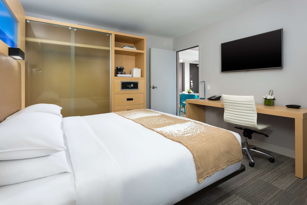 The Gates Hotel South Beach — Hotel rooms in Miami, Florida