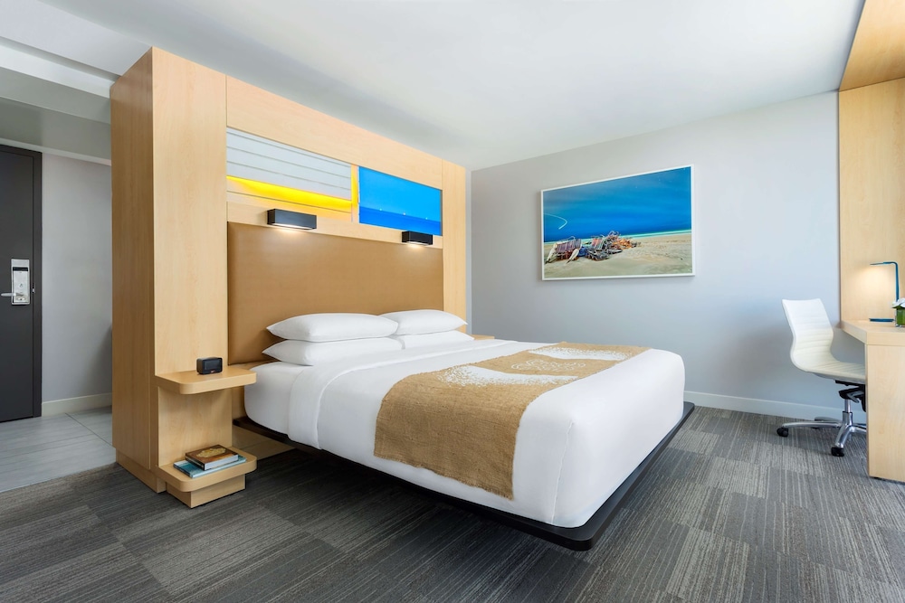 The Gates Hotel South Beach — Hotel rooms in Miami, Florida