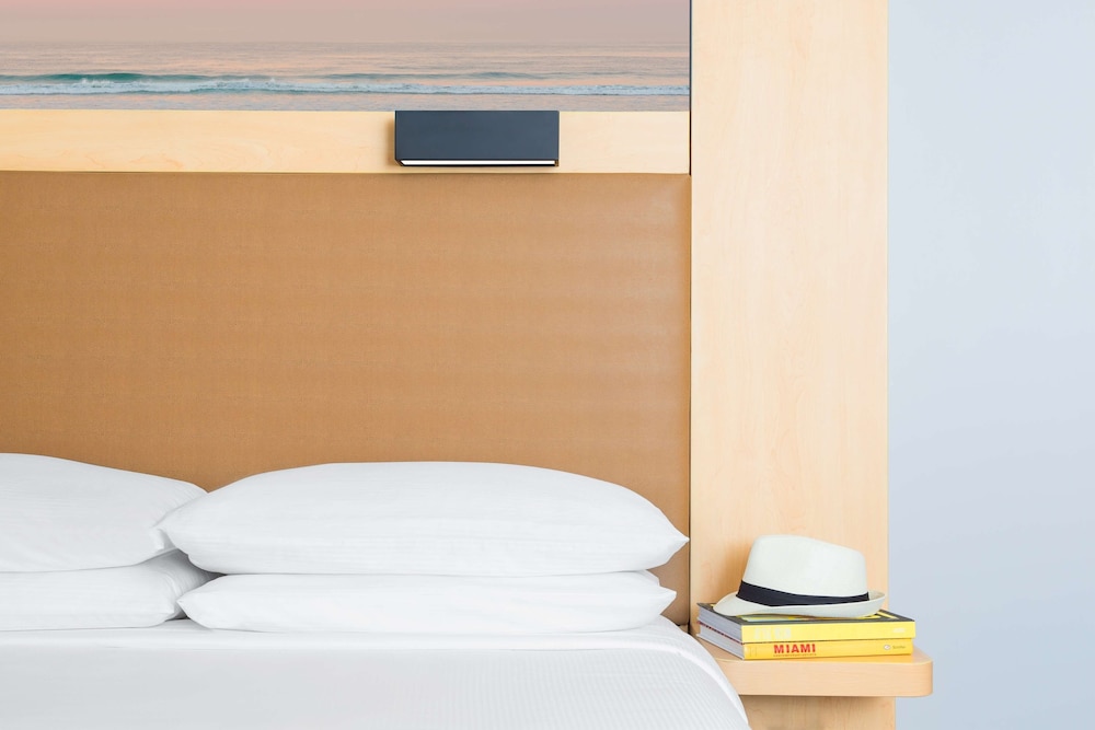 The Gates Hotel South Beach — Hotel rooms in Miami, Florida