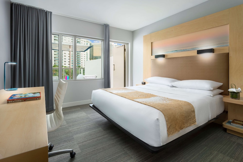 The Gates Hotel South Beach — Hotel rooms in Miami, Florida