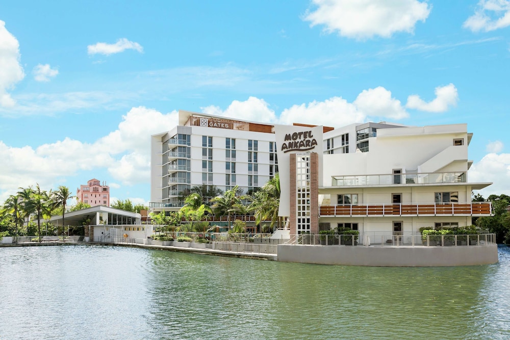 The Gates Hotel South Beach — Hotel building in Miami, Florida