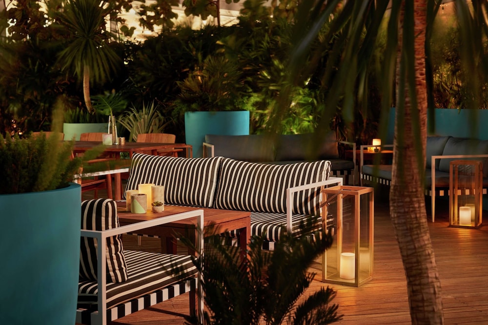 The Gates Hotel South Beach — Restaurant & bars in Miami, Florida