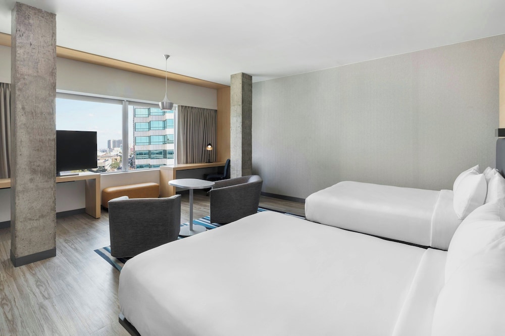 Aloft by Marriott Tampa Downtown — Hotel rooms in Tampa, Florida
