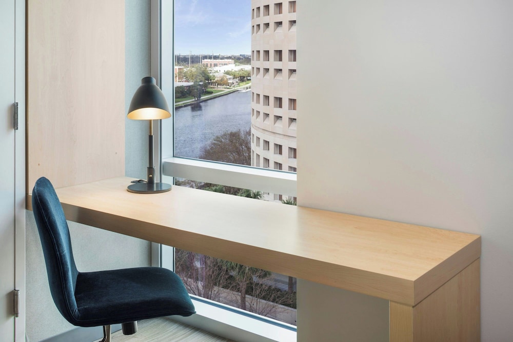 Aloft by Marriott Tampa Downtown — Hotel rooms in Tampa, Florida