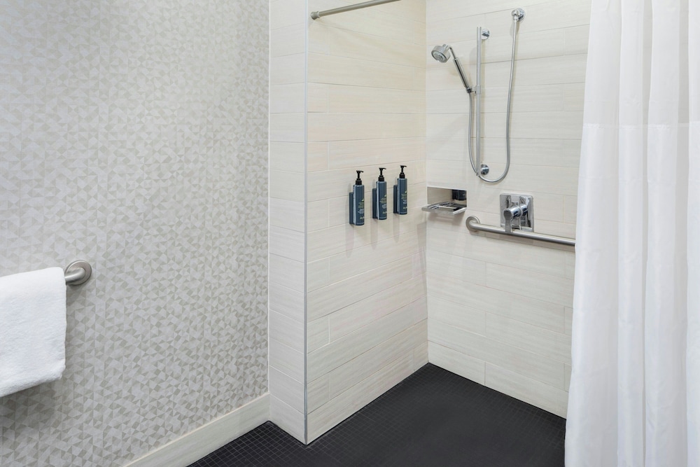 Aloft by Marriott Tampa Downtown — Hotel rooms in Tampa, Florida