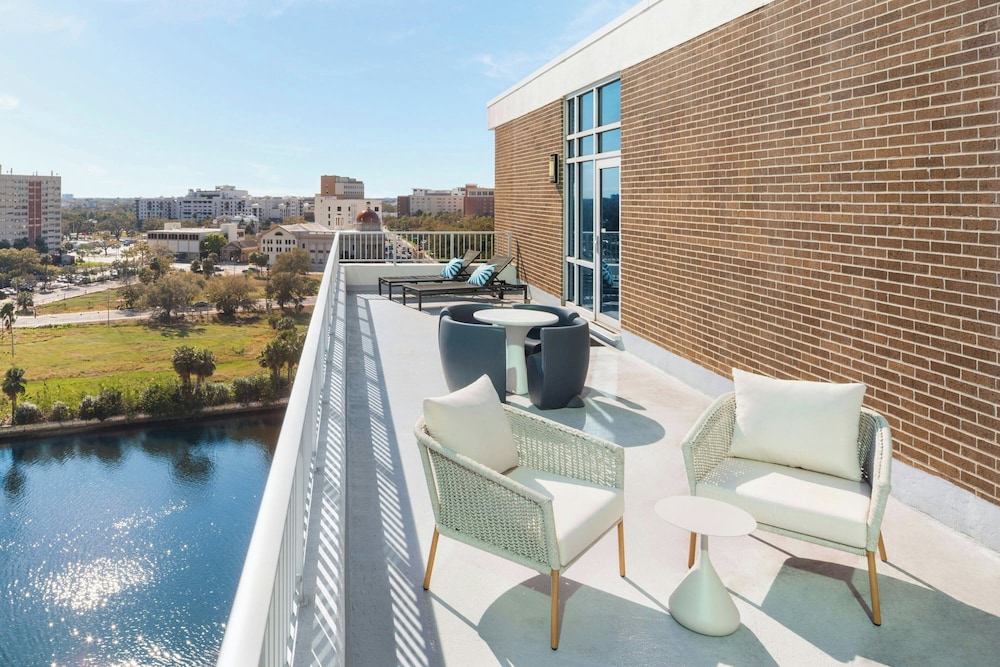 Aloft by Marriott Tampa Downtown — Hotel building in Tampa, Florida