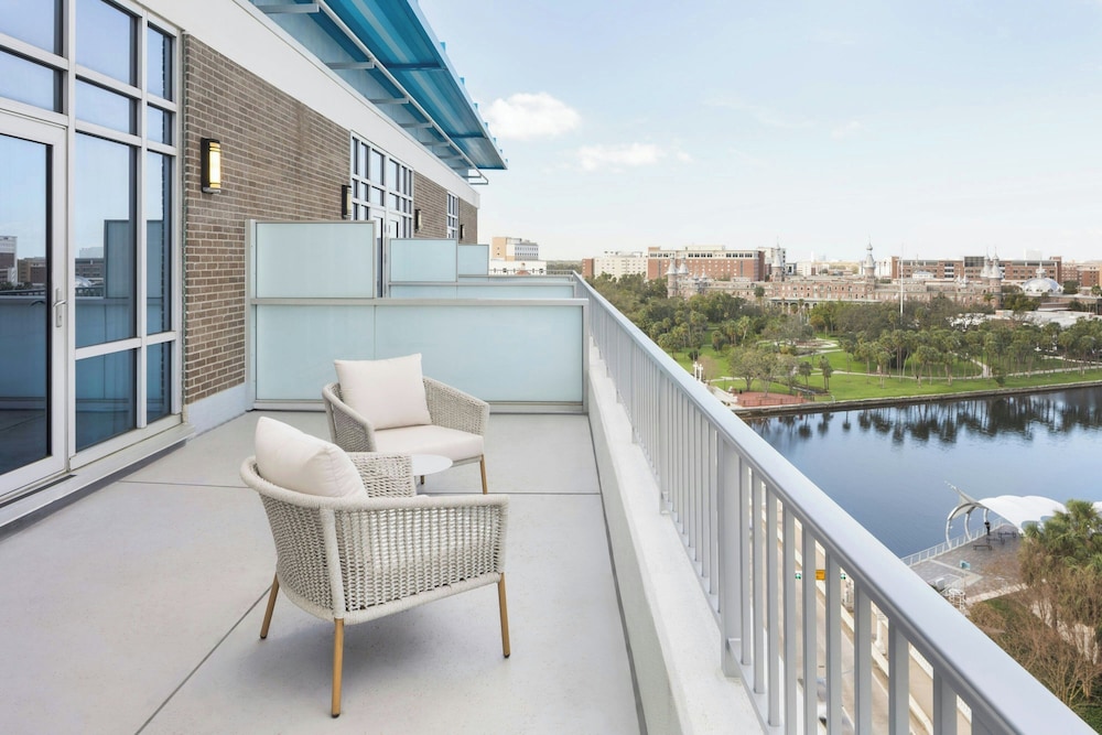 Aloft by Marriott Tampa Downtown — Hotel building in Tampa, Florida