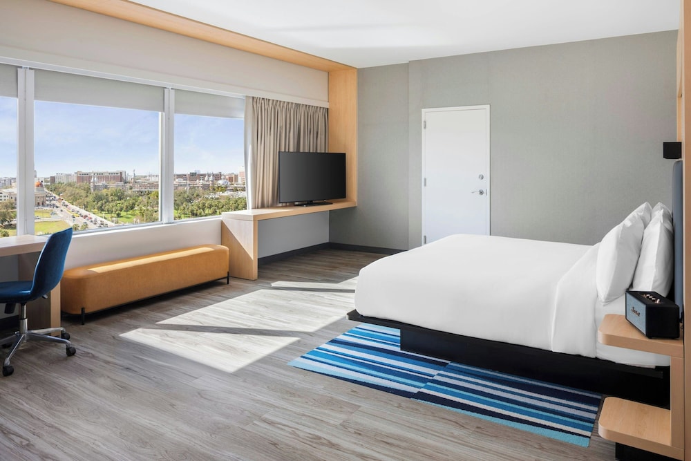 Aloft by Marriott Tampa Downtown — Hotel rooms in Tampa, Florida