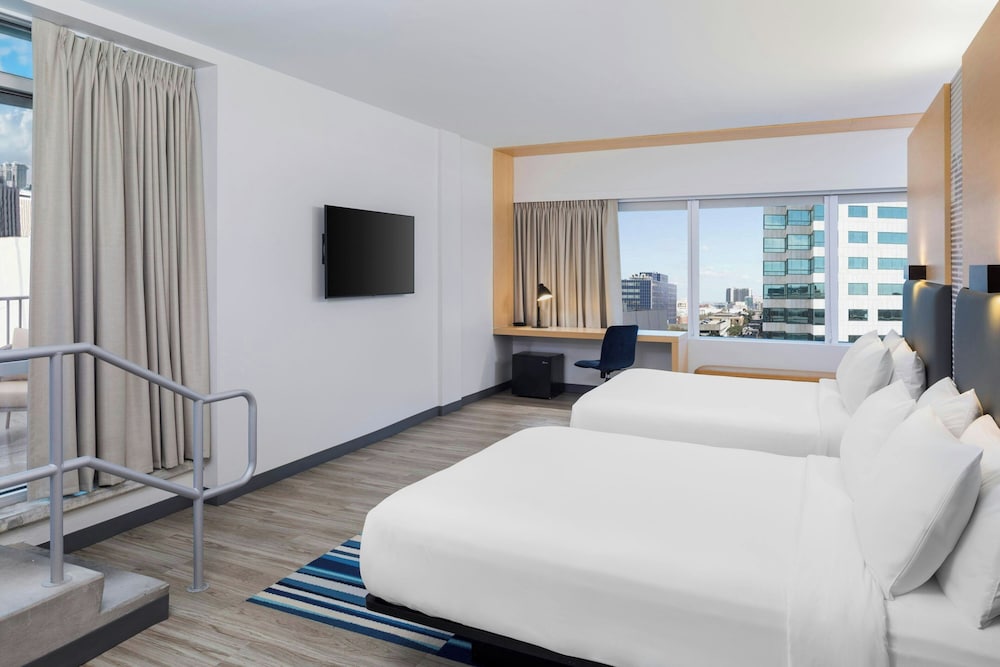 Aloft by Marriott Tampa Downtown — Hotel rooms in Tampa, Florida