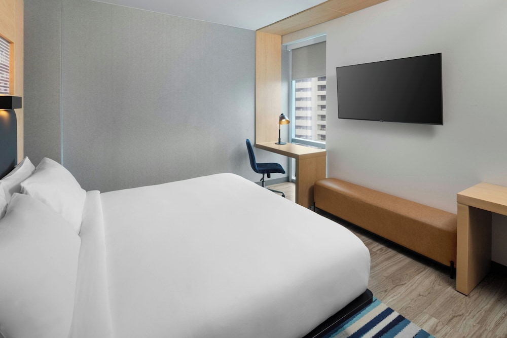 Aloft by Marriott Tampa Downtown — Hotel rooms in Tampa, Florida
