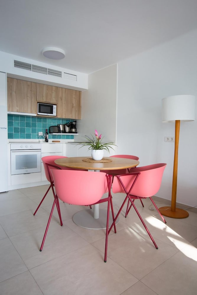 Apartamentos Nazaret — Hotel rooms in Costa Teguise, Canary Islands