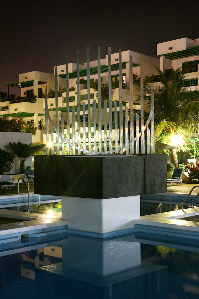 Apartamentos Nazaret — Swimming pool in Costa Teguise, Canary Islands
