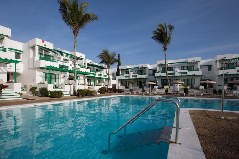 Apartamentos Nazaret — Swimming pool in Costa Teguise, Canary Islands