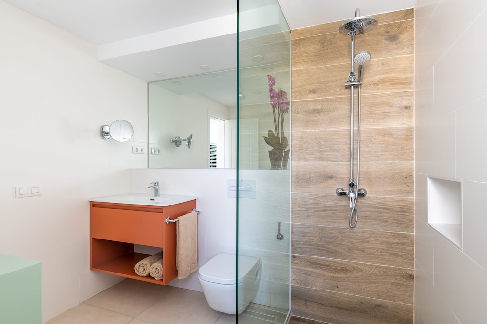 Apartamentos Nazaret — Hotel rooms in Costa Teguise, Canary Islands