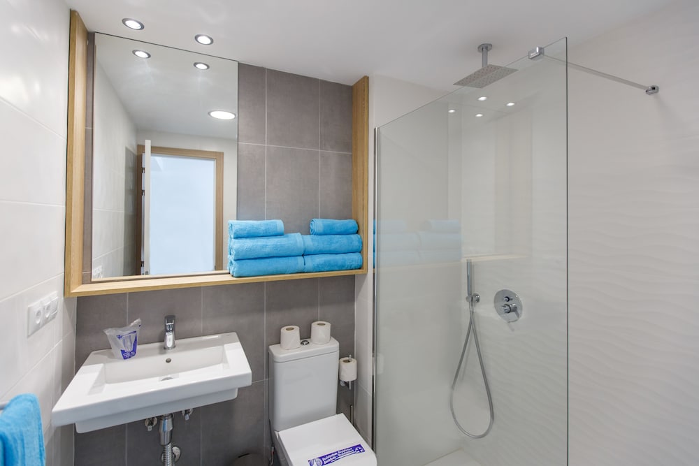 Apartamentos Walhalla — Hotel rooms in Playa del Ingles, Canary Islands