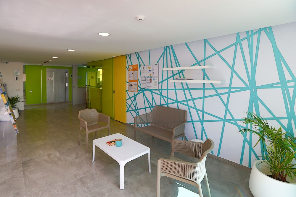 Apartamentos Walhalla — Hotel building in Playa del Ingles, Canary Islands