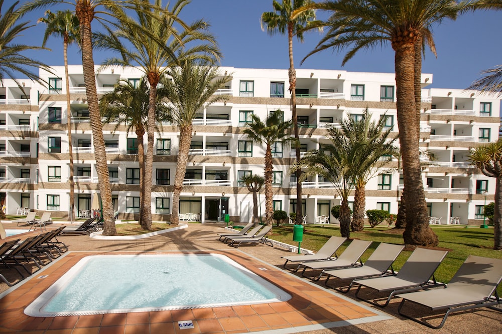 Apartamentos Walhalla — Swimming pool in Playa del Ingles, Canary Islands