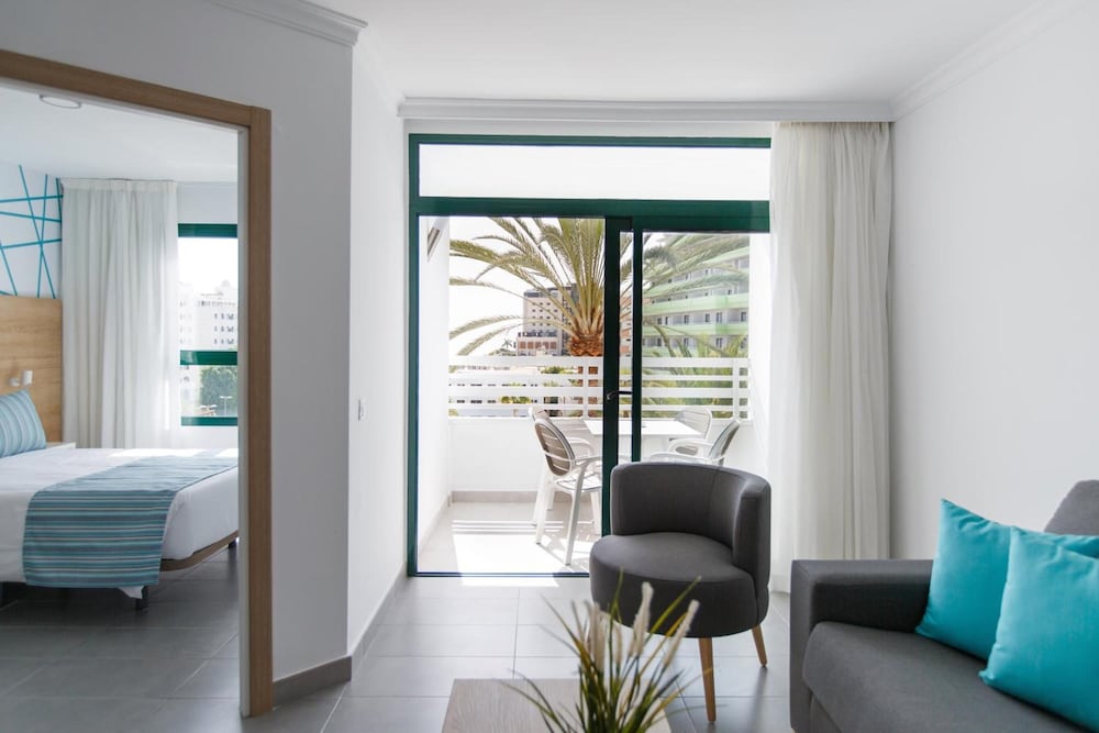 Apartamentos Walhalla — Hotel rooms in Playa del Ingles, Canary Islands