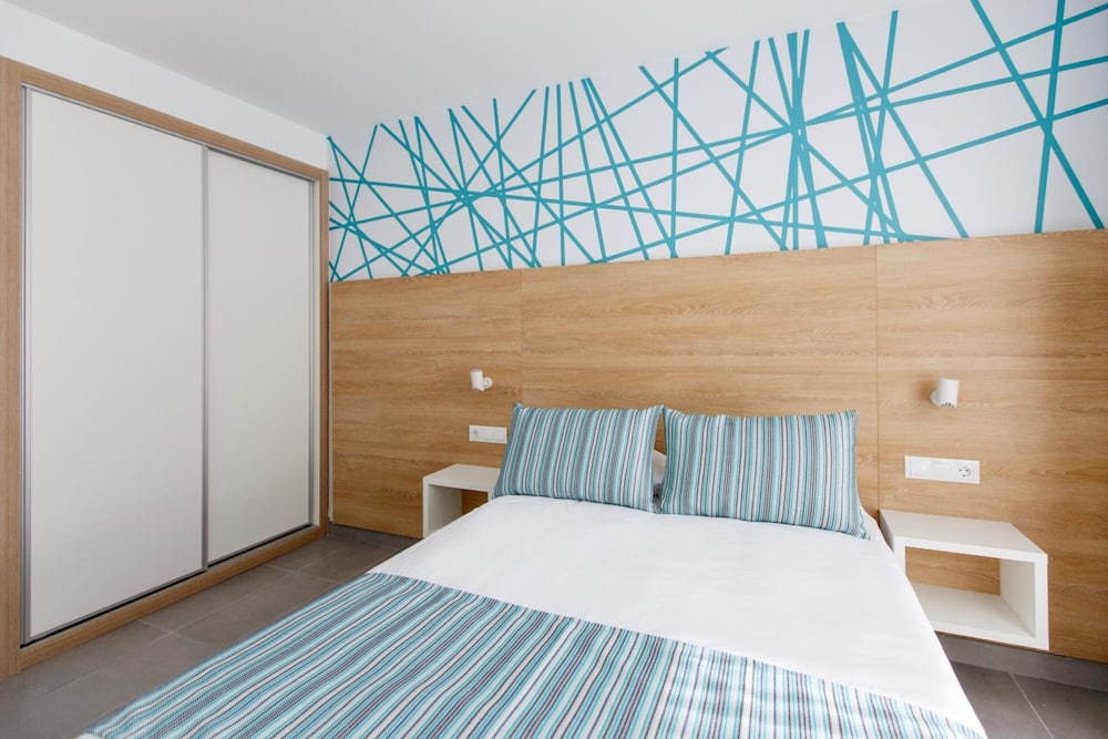 Apartamentos Walhalla — Hotel rooms in Playa del Ingles, Canary Islands