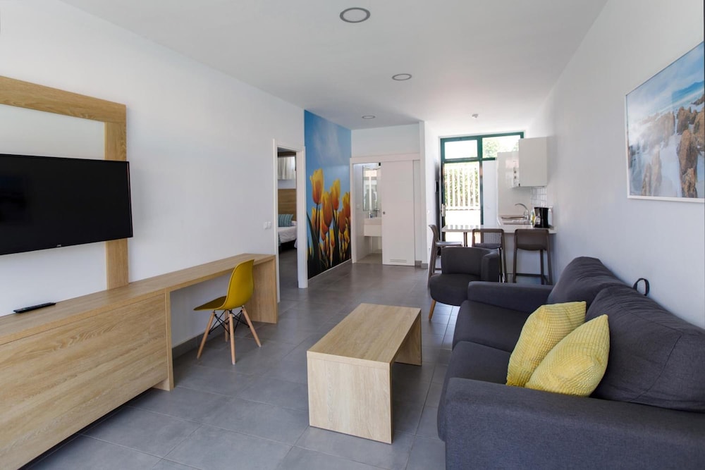 Apartamentos Walhalla — Hotel rooms in Playa del Ingles, Canary Islands