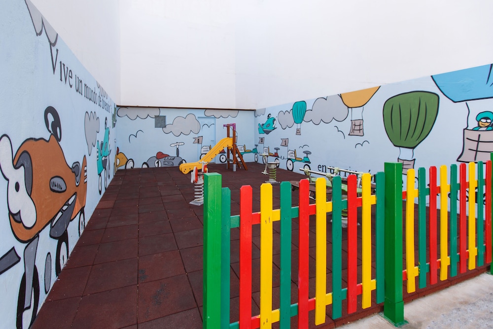 Apartamentos Walhalla — Attractions for children in Playa del Ingles, Canary Islands