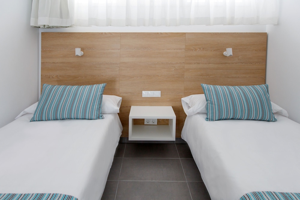 Apartamentos Walhalla — Hotel rooms in Playa del Ingles, Canary Islands