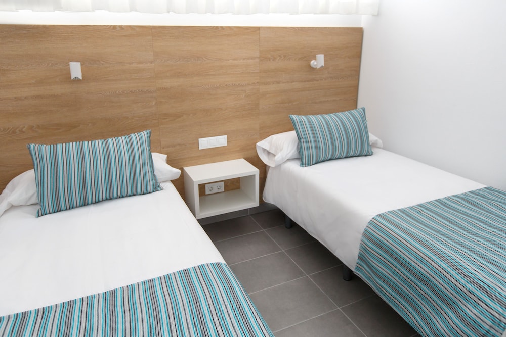Apartamentos Walhalla — Hotel rooms in Playa del Ingles, Canary Islands