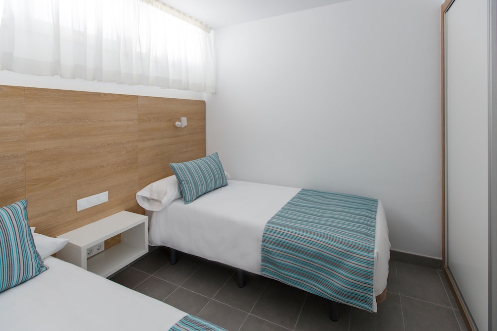 Apartamentos Walhalla — Hotel rooms in Playa del Ingles, Canary Islands