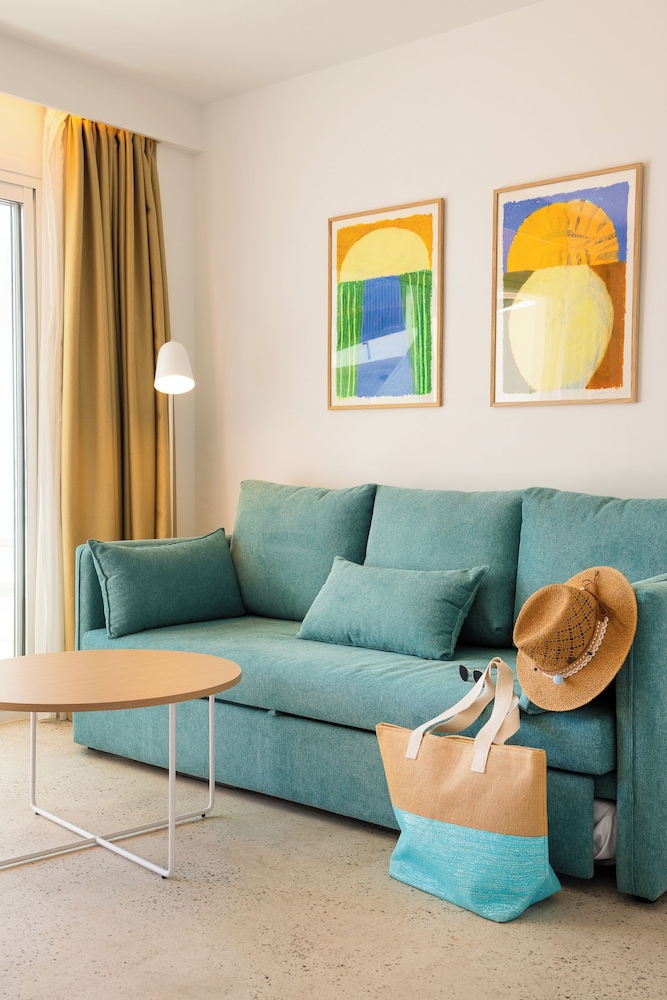 A10 Sol de Alcudia Apartamentos — Hotel rooms in Alcudia, Balearic Islands