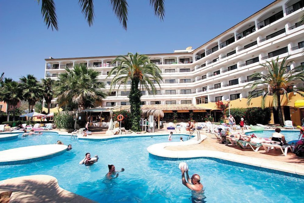 A10 Sol de Alcudia Apartamentos — Swimming pool in Alcudia, Balearic Islands