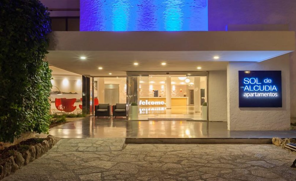 A10 Sol de Alcudia Apartamentos — Hotel building in Alcudia, Balearic Islands