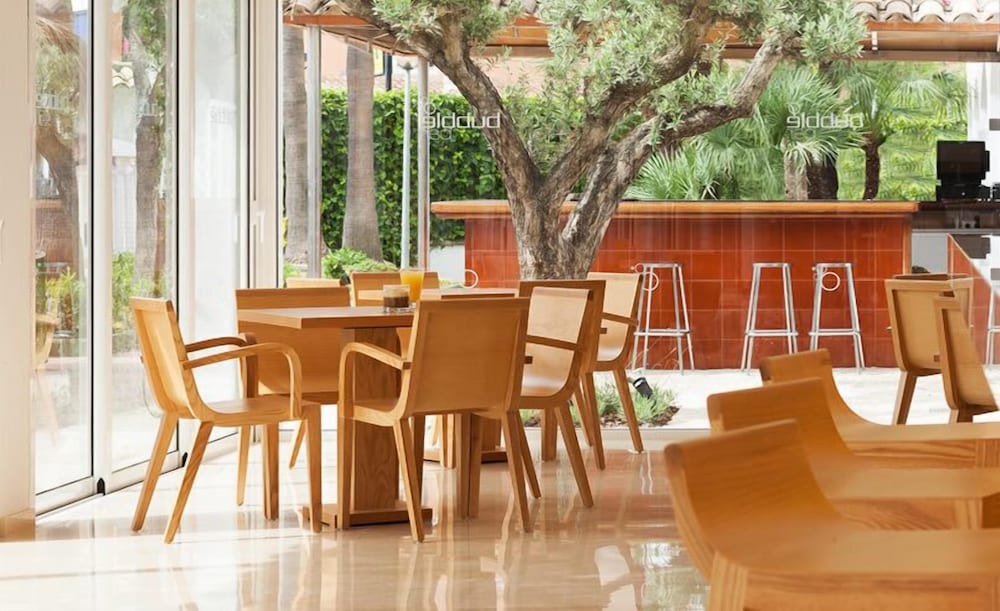 A10 Sol de Alcudia Apartamentos — Restaurant & bars in Alcudia, Balearic Islands