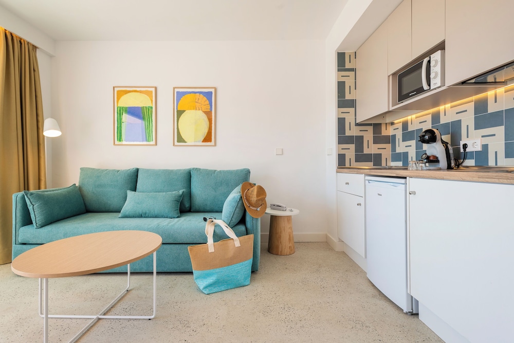 A10 Sol de Alcudia Apartamentos — Hotel rooms in Alcudia, Balearic Islands