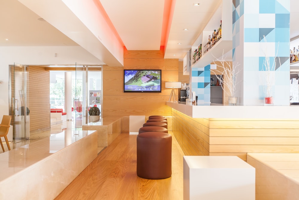 A10 Sol de Alcudia Apartamentos — Restaurant & bars in Alcudia, Balearic Islands