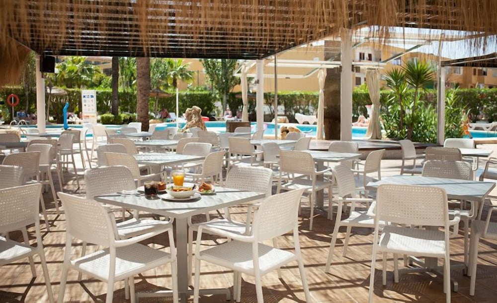A10 Sol de Alcudia Apartamentos — Restaurant & bars in Alcudia, Balearic Islands