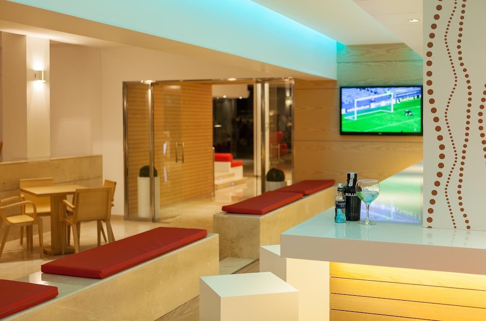 A10 Sol de Alcudia Apartamentos — Restaurant & bars in Alcudia, Balearic Islands