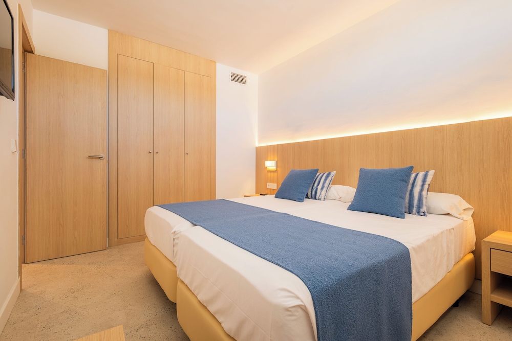 A10 Sol de Alcudia Apartamentos — Hotel rooms in Alcudia, Balearic Islands
