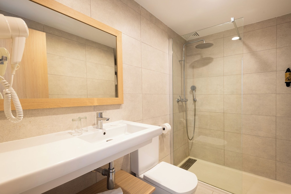 A10 Sol de Alcudia Apartamentos — Hotel rooms in Alcudia, Balearic Islands