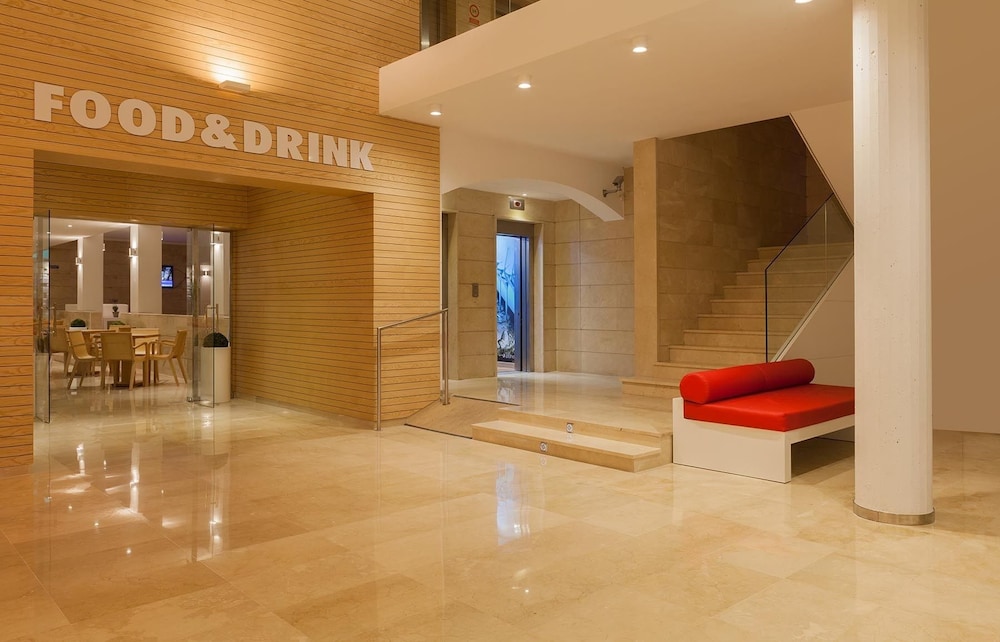 A10 Sol de Alcudia Apartamentos — Restaurant & bars in Alcudia, Balearic Islands