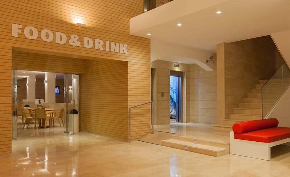 A10 Sol de Alcudia Apartamentos — Restaurant & bars in Alcudia, Balearic Islands