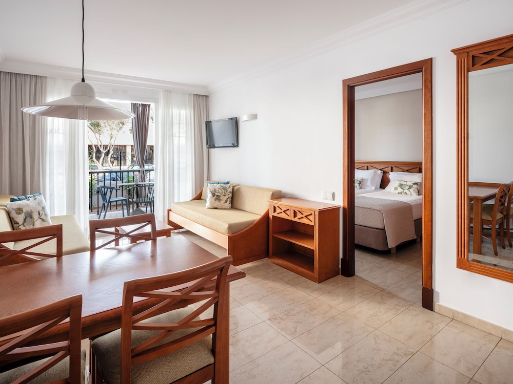 Inturotel Sa Marina — Hotel rooms in Cala d´Or, Balearic Islands
