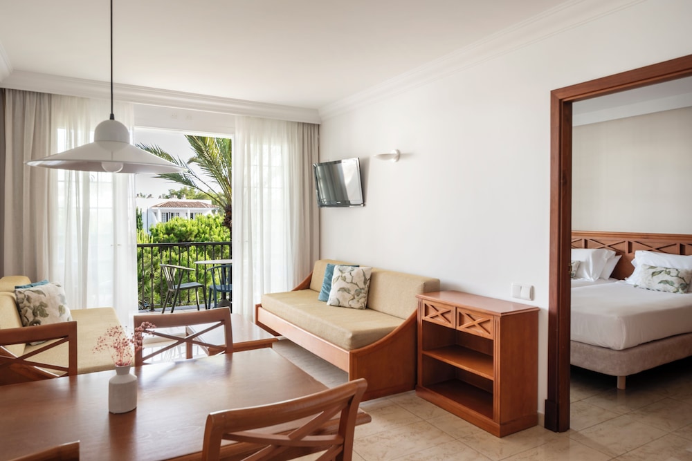 Inturotel Sa Marina — Hotel rooms in Cala d´Or, Balearic Islands