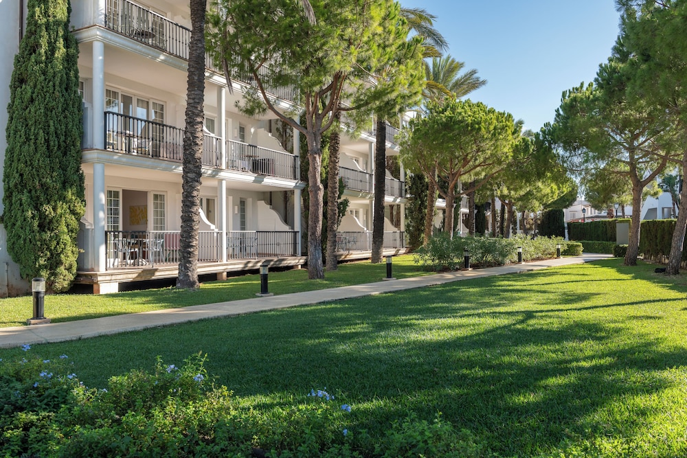 Inturotel Sa Marina — Hotel building in Cala d´Or, Balearic Islands