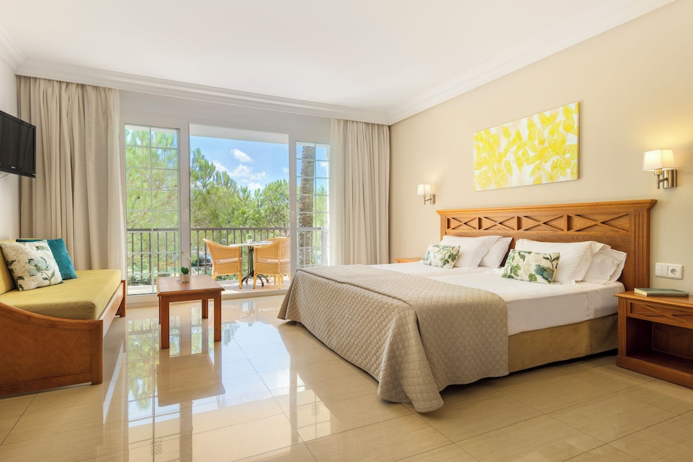 Inturotel Sa Marina — Hotel rooms in Cala d´Or, Balearic Islands