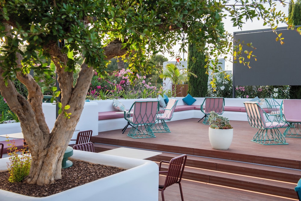Inturotel Sa Marina — Restaurant & bars in Cala d´Or, Balearic Islands