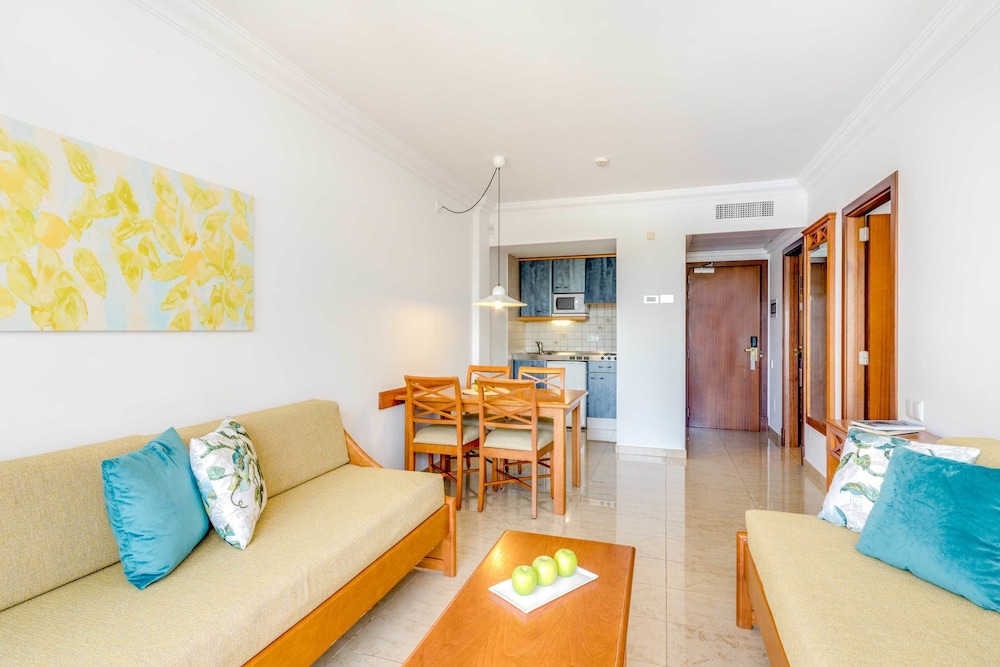 Inturotel Sa Marina — Hotel rooms in Cala d´Or, Balearic Islands