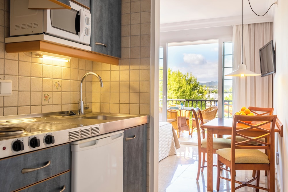 Inturotel Sa Marina — Hotel rooms in Cala d´Or, Balearic Islands