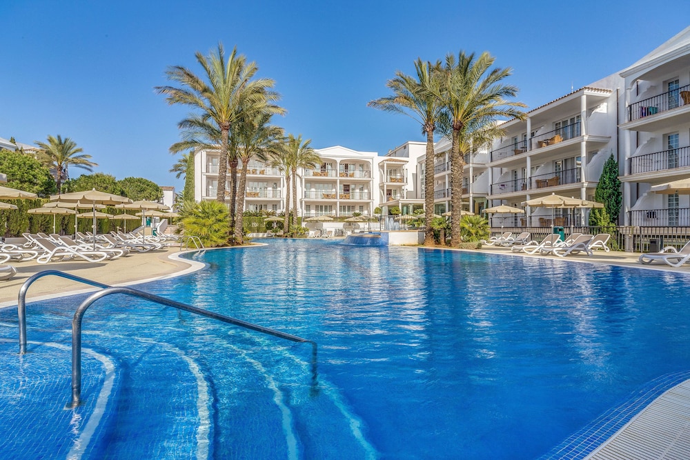 Inturotel Sa Marina — Swimming pool in Cala d´Or, Balearic Islands
