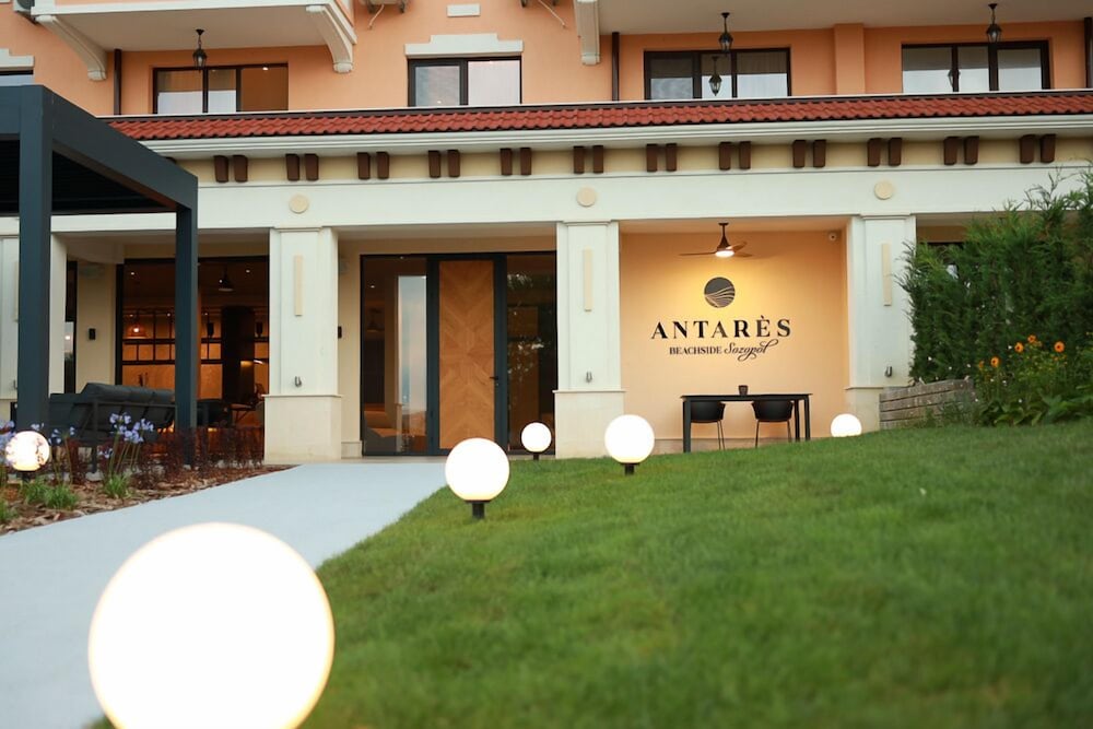 Green Life Antares Sozopol — Hotel building in Sozopol, Burgas Region
